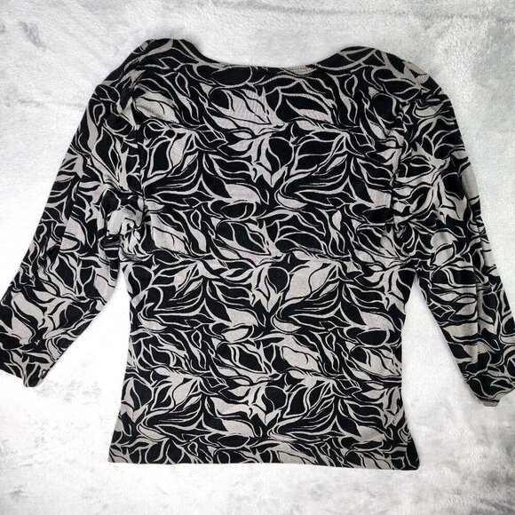 Chicos Travelers Knit Top Womens Size 2 Stretch 3/4 Sleeve Black Geometric VNeck - Picture 4 of 7